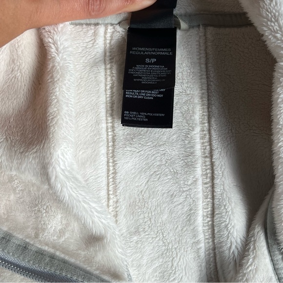 Ivory north face jacket - Picture 5 of 5